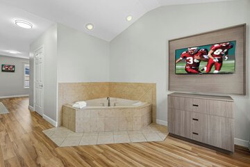 Jetted tub