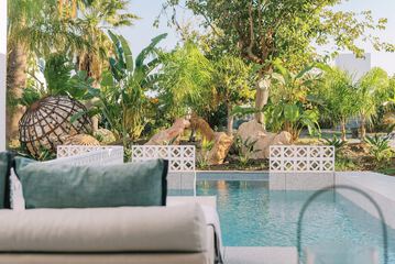 Private pool