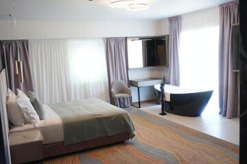 Photo 48