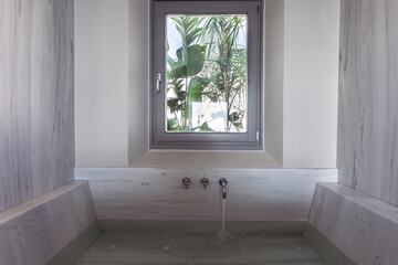 Jetted tub