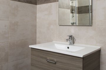 Bathroom sink