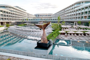Infinity pool