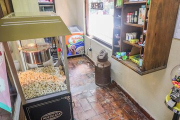 Coffee shop