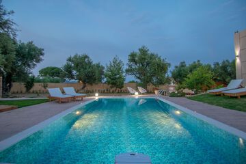 Private pool