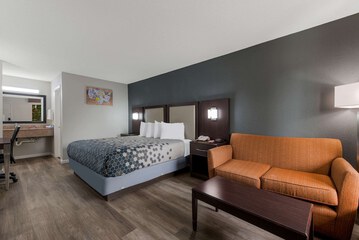 Room 11 of 42