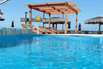 Pool waterfall