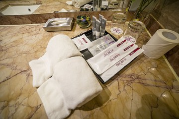 Bathroom amenities