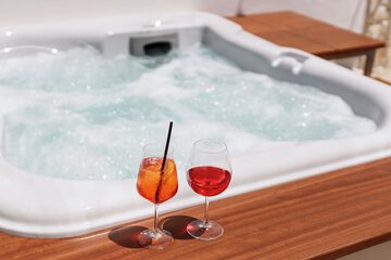 Private spa tub