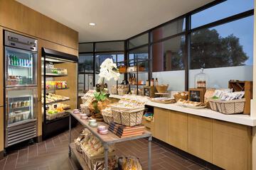 Snack bar
