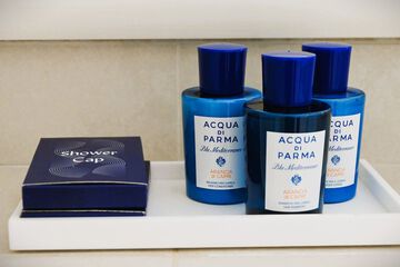 Bathroom amenities