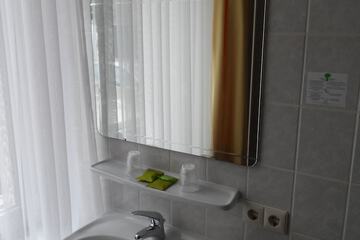 Bathroom sink