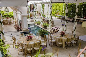Banquet hall