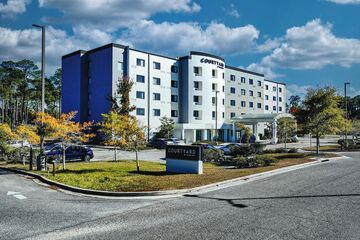 Courtyard by Marriott Biloxi North / DIberville