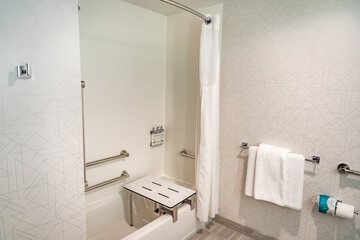 Room 27 of 61