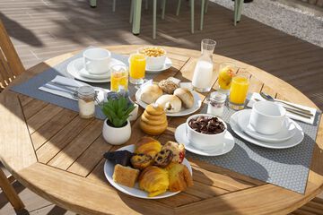 Breakfast meal
