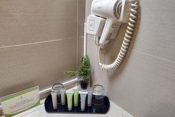 Bathroom amenities