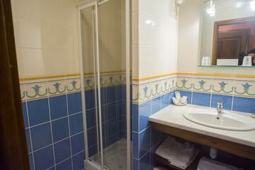 Bathroom shower