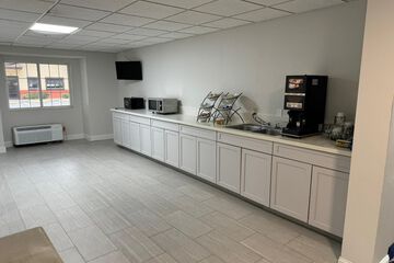 Breakfast/Coffee Service 25 of 26