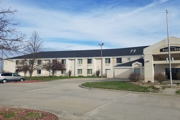 Syracuse Inn & Suites