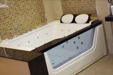 Deep soaking bathtub