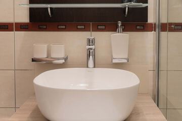 Bathroom sink