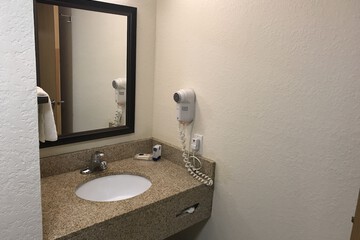 Bathroom sink
