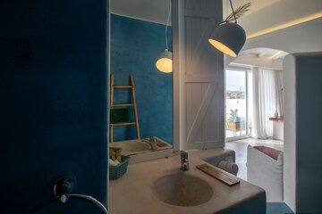 Bathroom sink