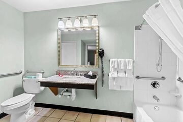 Room 10 of 38