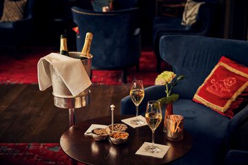 Champagne service