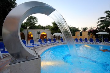 Pool waterfall