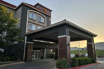 La Quinta Inn & Suites by Wyndham Lawton / Fort Sill
