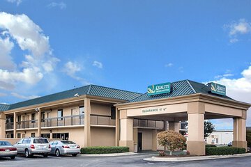Quality Inn & Suites
