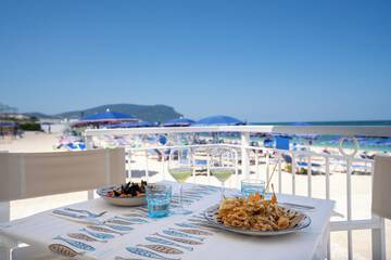 Beach bar