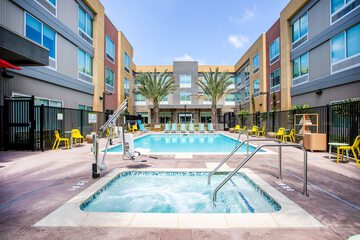 Home2 Suites by Hilton Carlsbad CA
