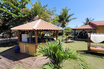 Poolside bar
