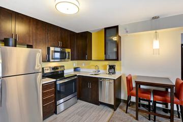 Residence Inn by Marriott Milwaukee North / Glendale
