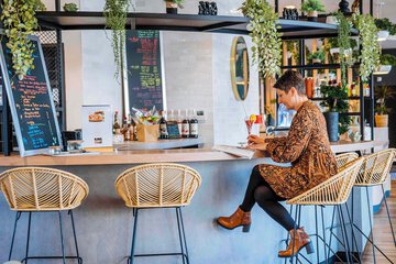 Snack bar