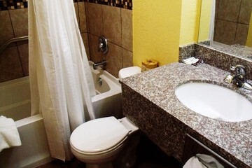 Room 10 of 14