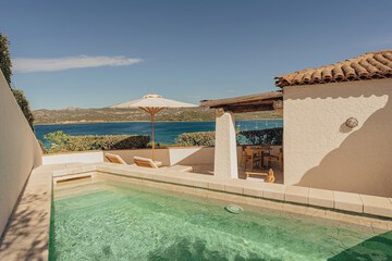 Private pool