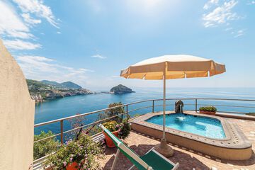 Private pool