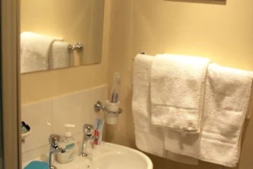 Bathroom sink