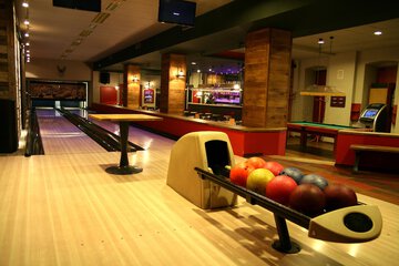 Sports bar