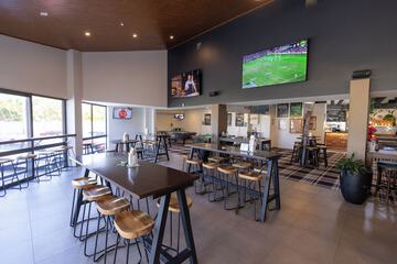 Sports bar