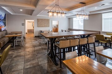 Breakfast/Coffee Service 31 of 35