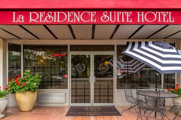 La Residence Suite Hotel