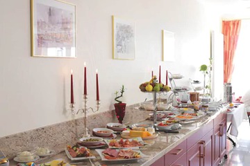 Breakfast buffet