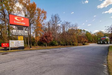 Econo Lodge Inn & Suites Cayce I-26 Airport