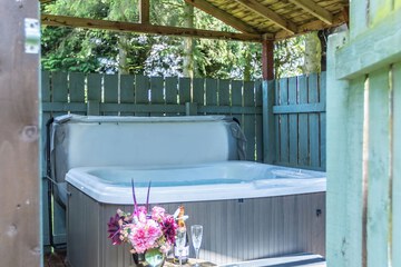 Private spa tub