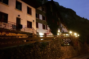 Front of property - evening/night