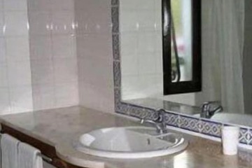 Bathroom sink